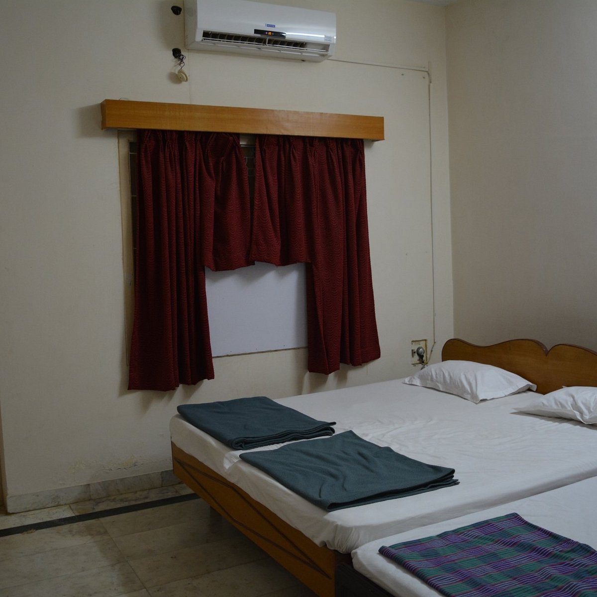 basic ac room pathaleshwara-sadan-srisailam