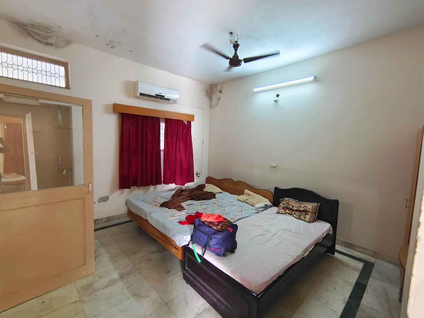 basic ac room pathalewara sadan